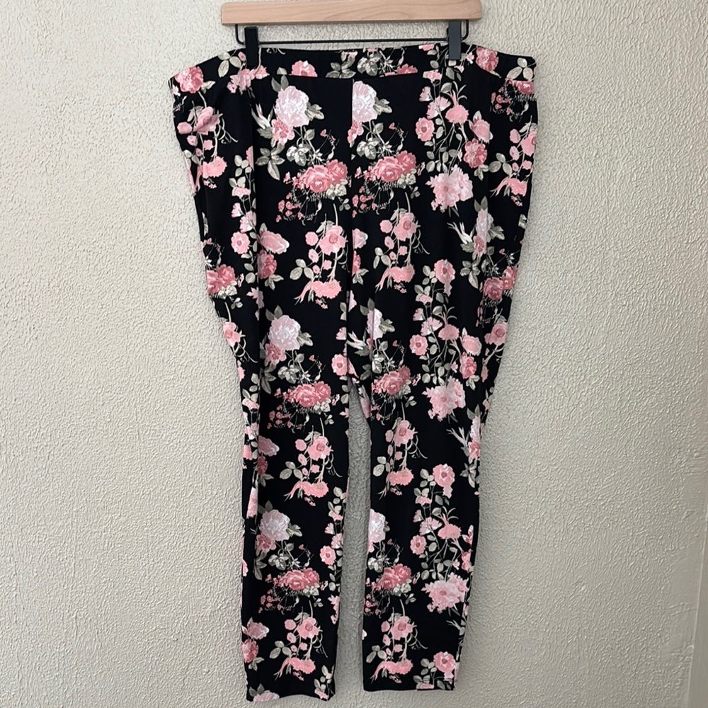 Women’s Plus Size Falls‎ Creek Black Pink Floral Print Leggings, 3X